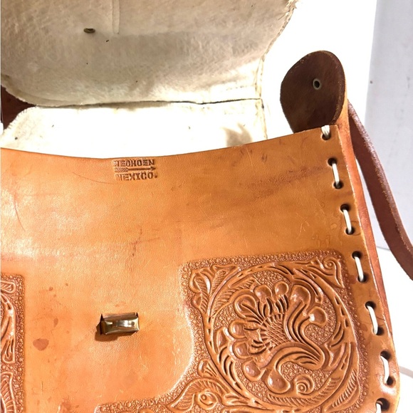 Handmade Saddle Style Brown Leather shoulder Bag - Picture 6 of 11